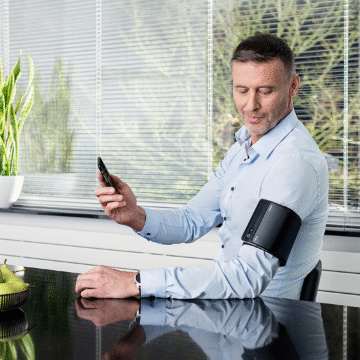 Omron Evolv verenpainemittari käytössä